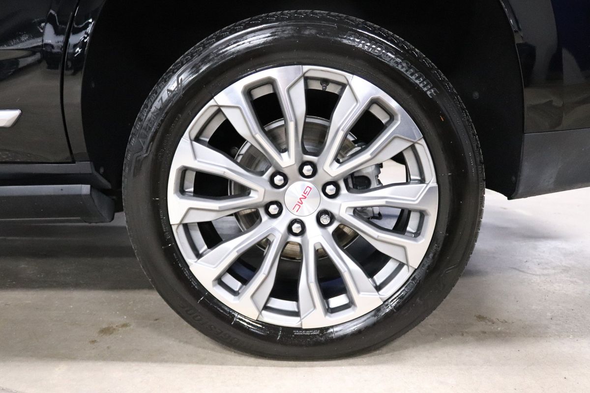 Vehicle image 36 of 39