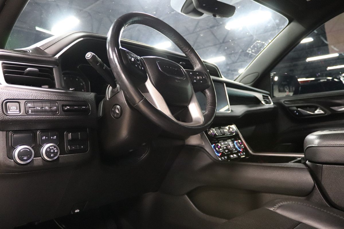 Vehicle image 10 of 39