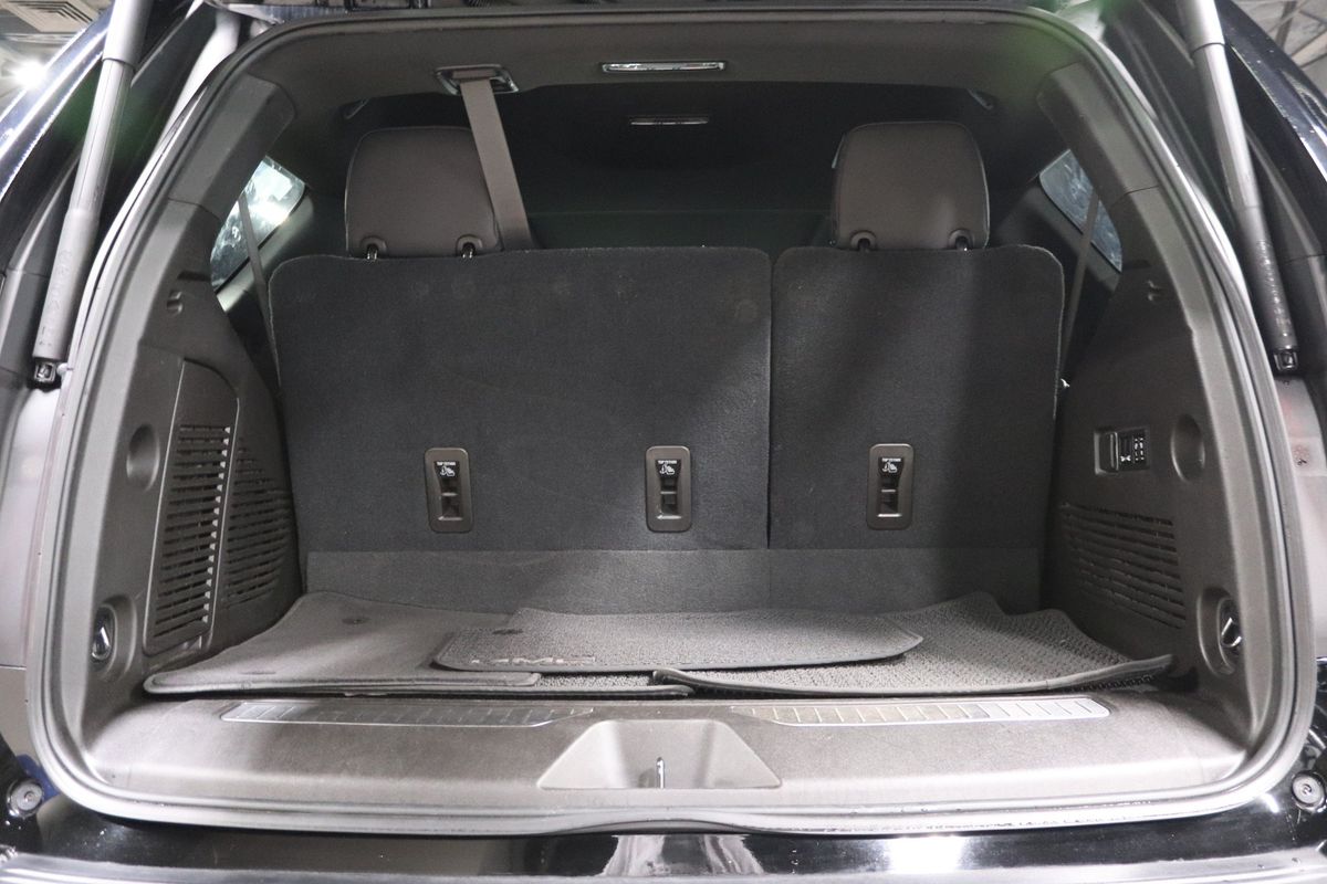Vehicle image 24 of 39