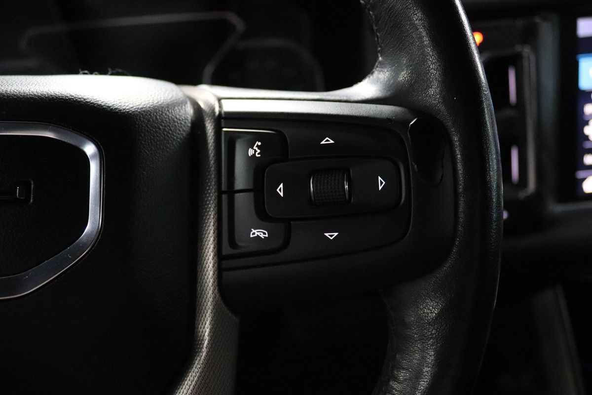 Vehicle image 13 of 39