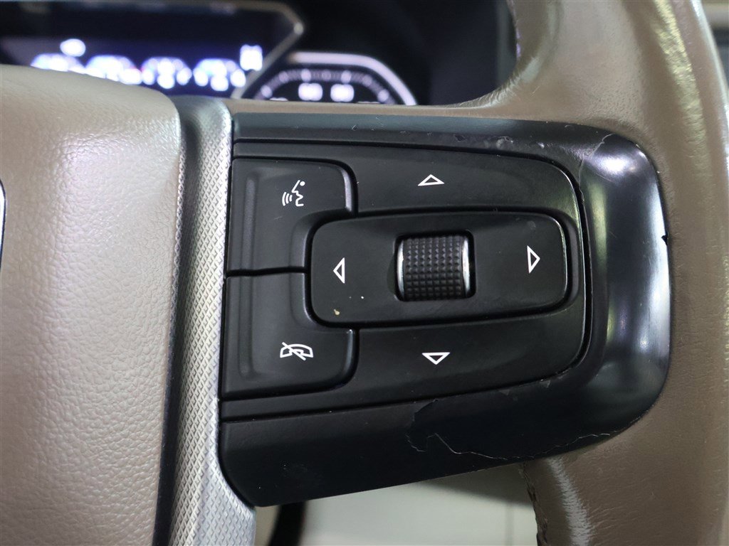 Vehicle image 33 of 65