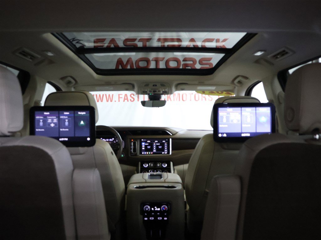 Vehicle image 7 of 65