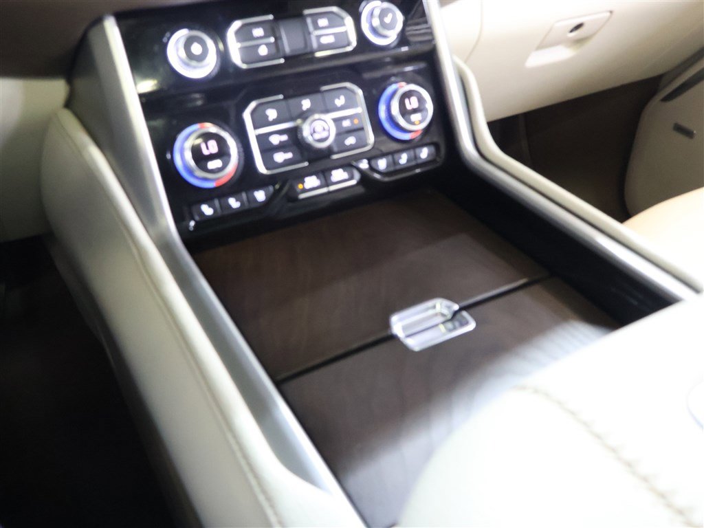 Vehicle image 52 of 65