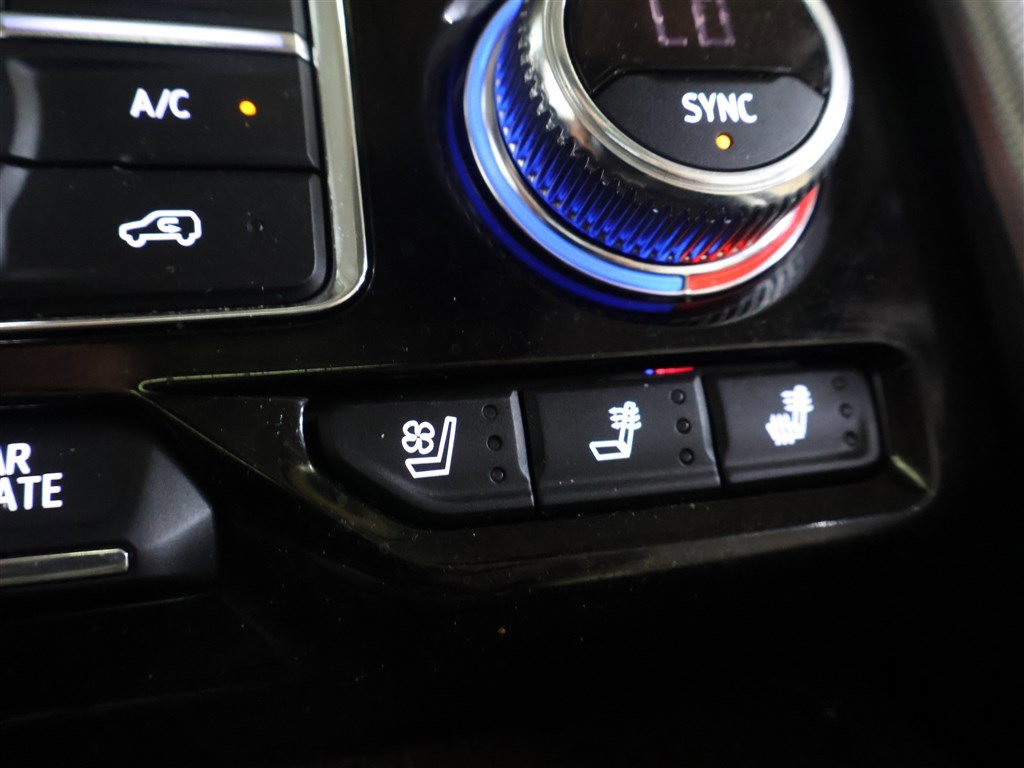 Vehicle image 40 of 65