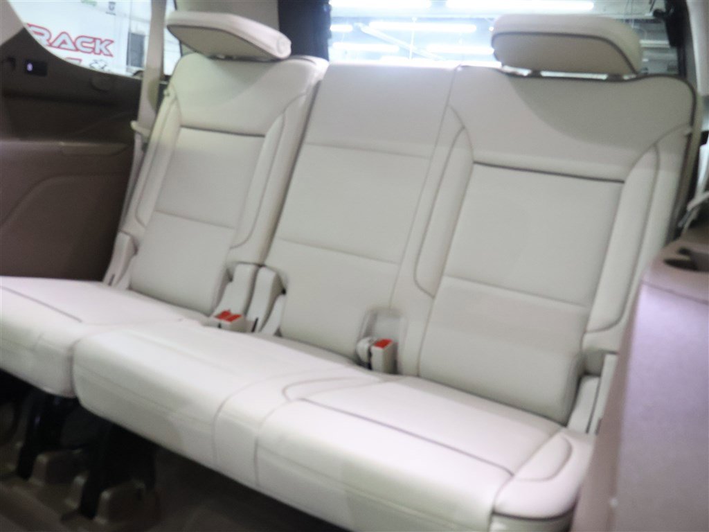 Vehicle image 12 of 65