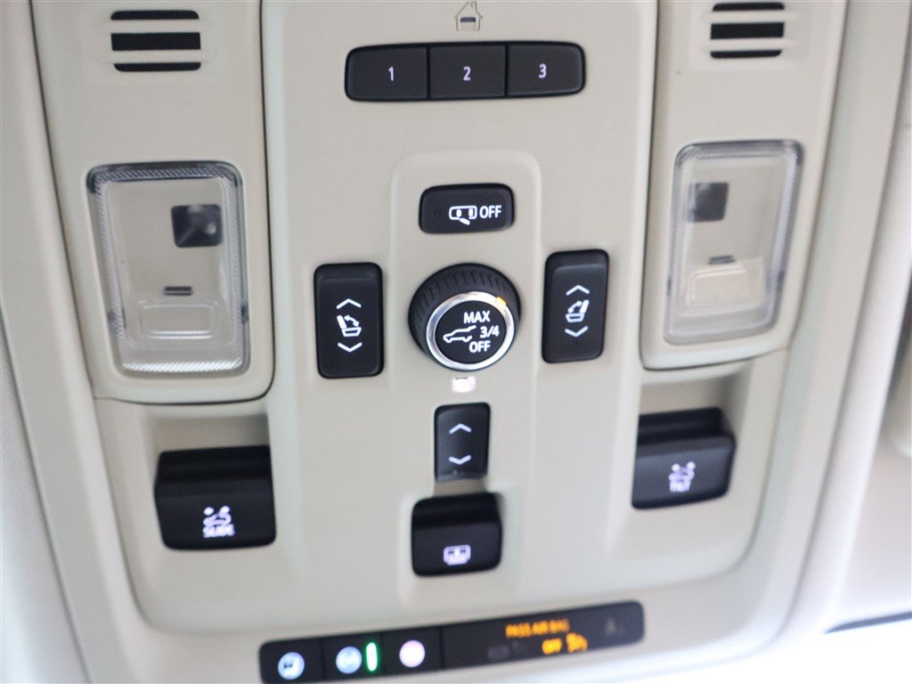 Vehicle image 51 of 65