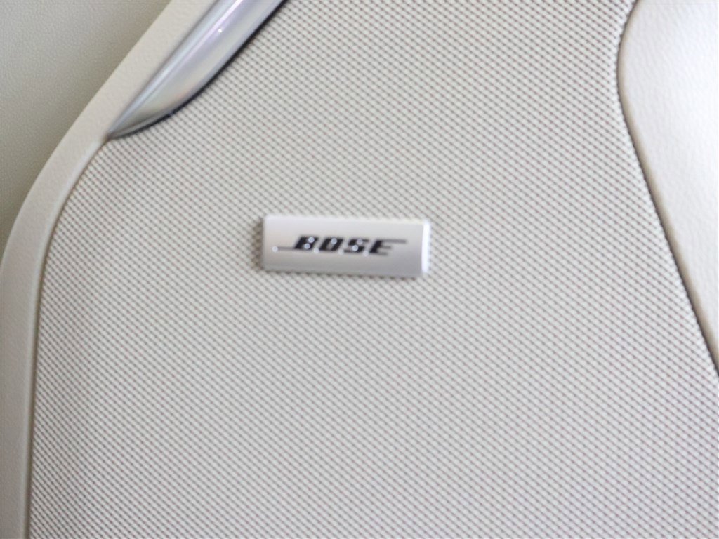 Vehicle image 27 of 65