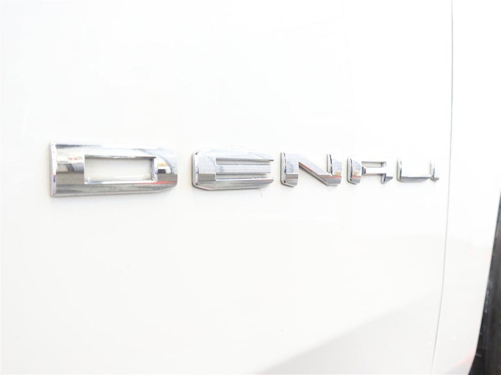 Vehicle image 28 of 65