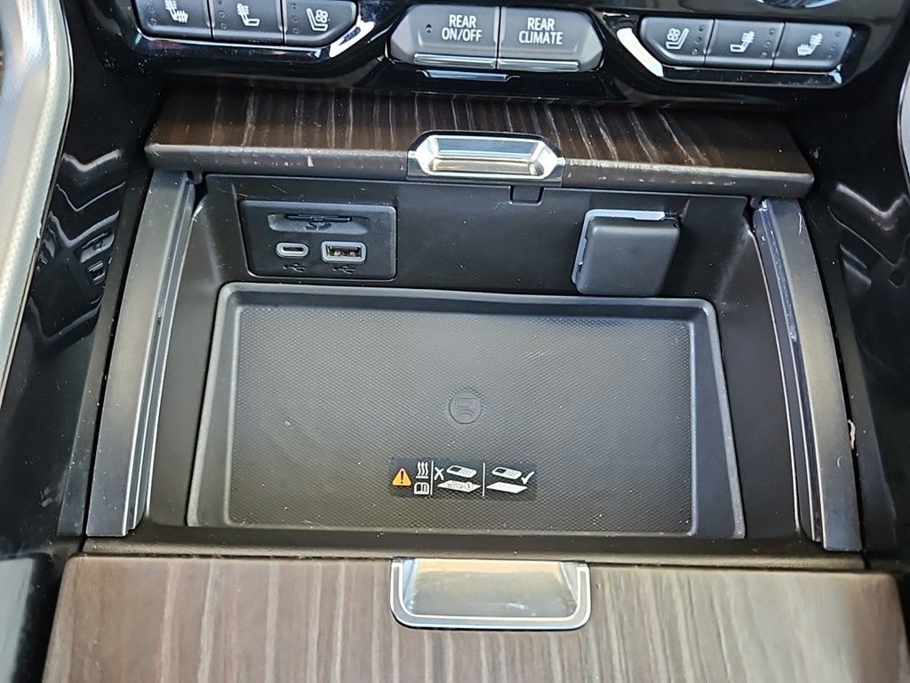 Vehicle image 27 of 37
