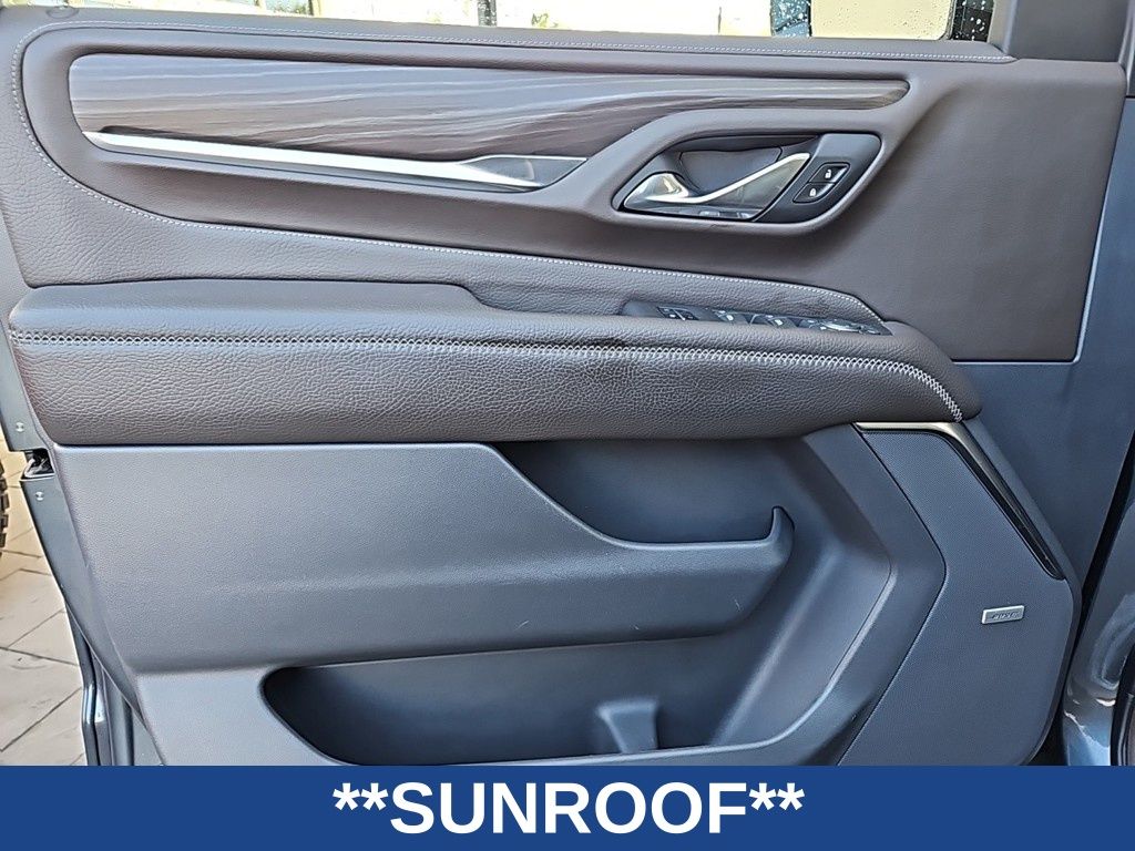 Vehicle image 10 of 37