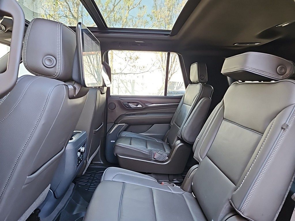 Vehicle image 31 of 37