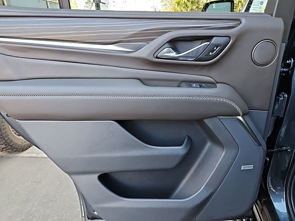 Vehicle image 29 of 37
