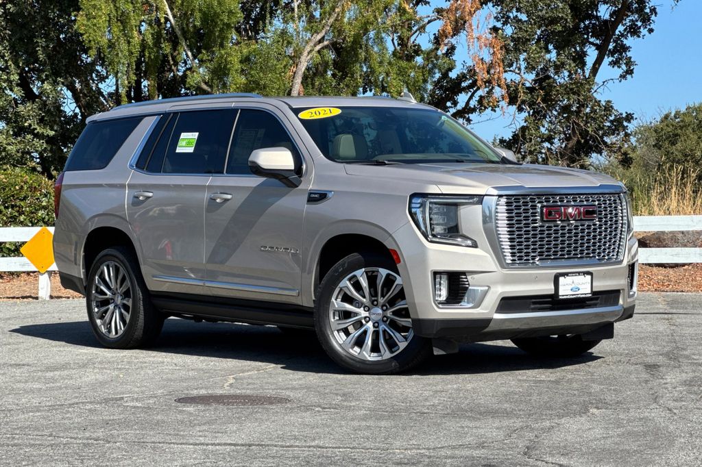 2021 GMC Yukon Denali Image 3 of 32