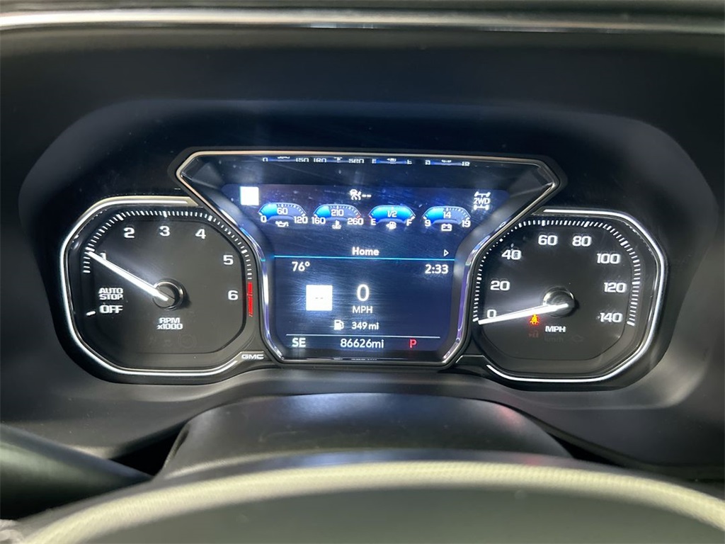 Vehicle image 17 of 26