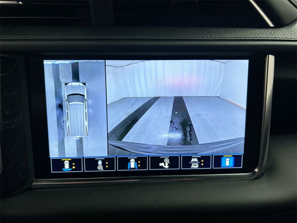 Vehicle image 20 of 26