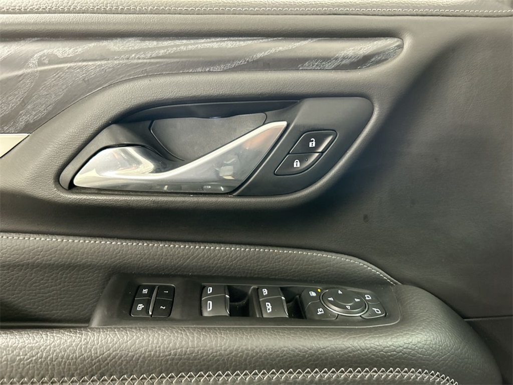 Vehicle image 23 of 26