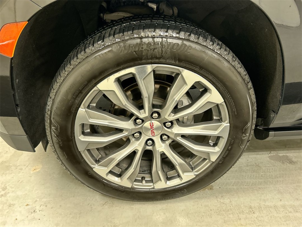 Vehicle image 8 of 26