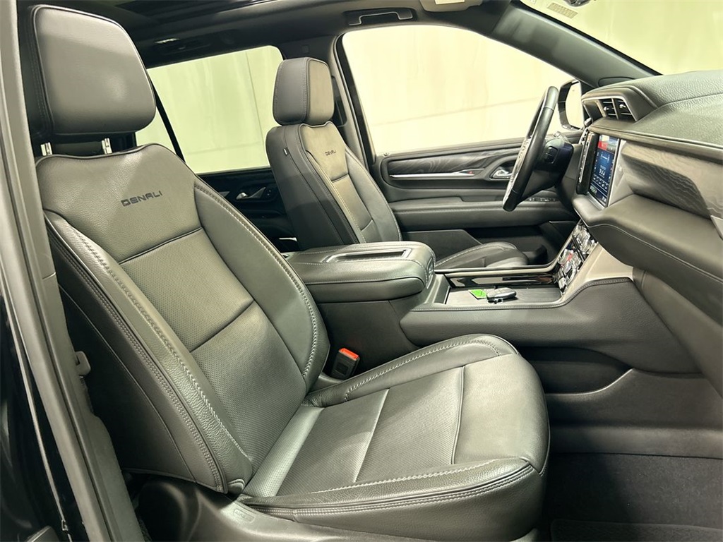 Vehicle image 11 of 26