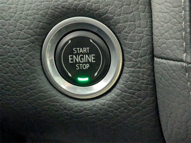 2021 GMC Yukon Denali Image 26 of 42
