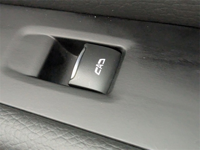 2021 GMC Yukon Denali Image 40 of 42