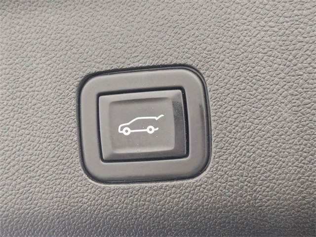 2021 GMC Yukon Denali Image 34 of 42