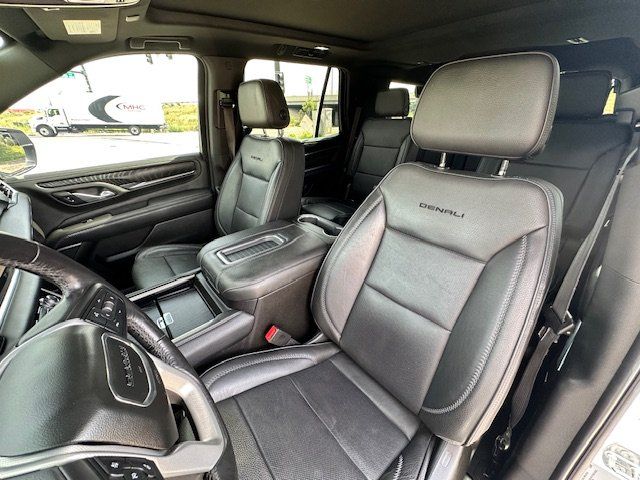 Vehicle image 19 of 52