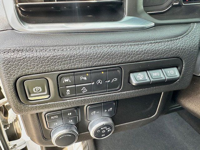 Vehicle image 45 of 52