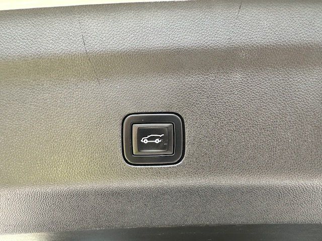 Vehicle image 35 of 52
