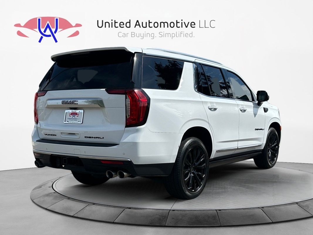 Vehicle image 4 of 52