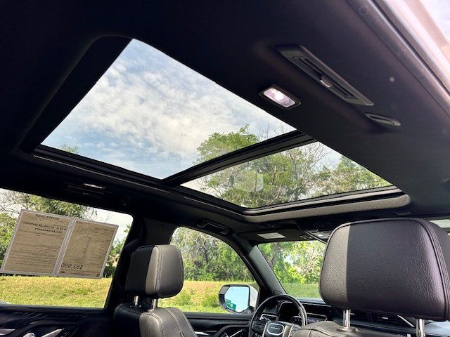Vehicle image 24 of 52