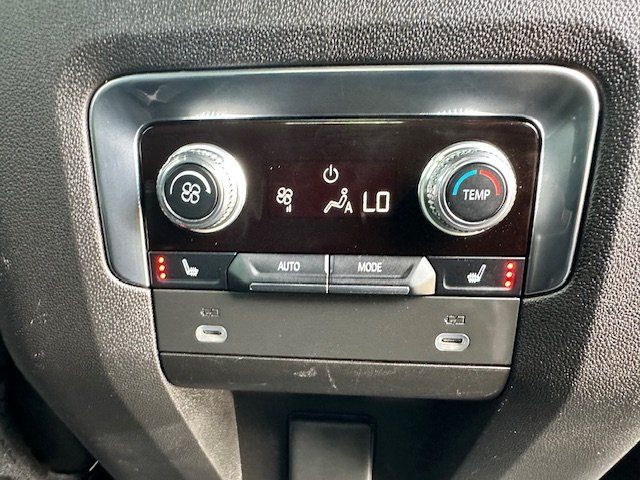 Vehicle image 46 of 52