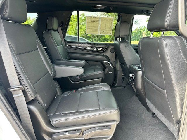 Vehicle image 15 of 52