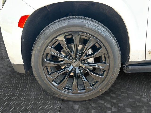 Vehicle image 13 of 52