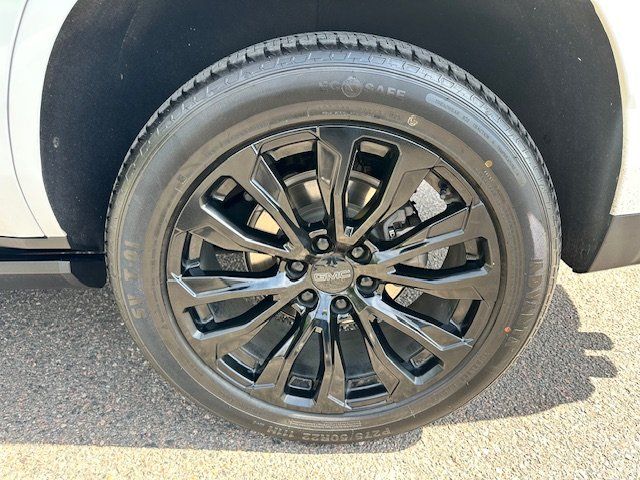 Vehicle image 12 of 52