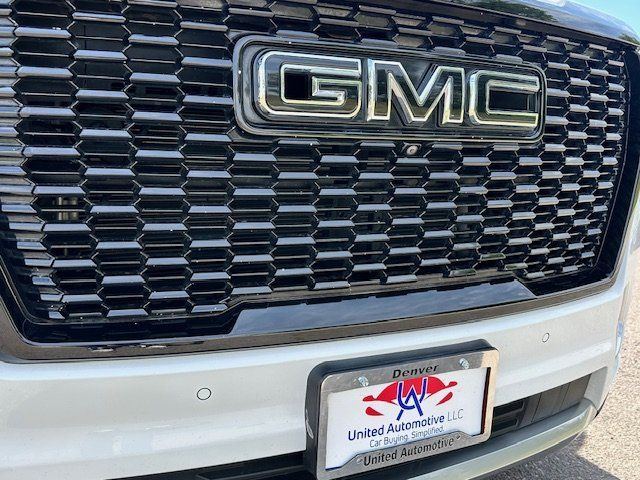 Vehicle image 37 of 52