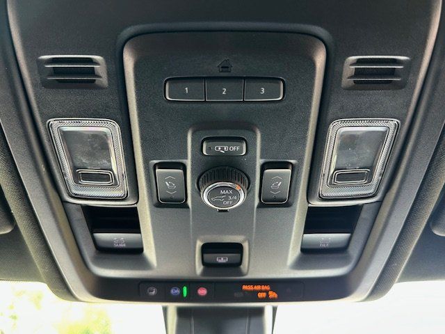 Vehicle image 42 of 52