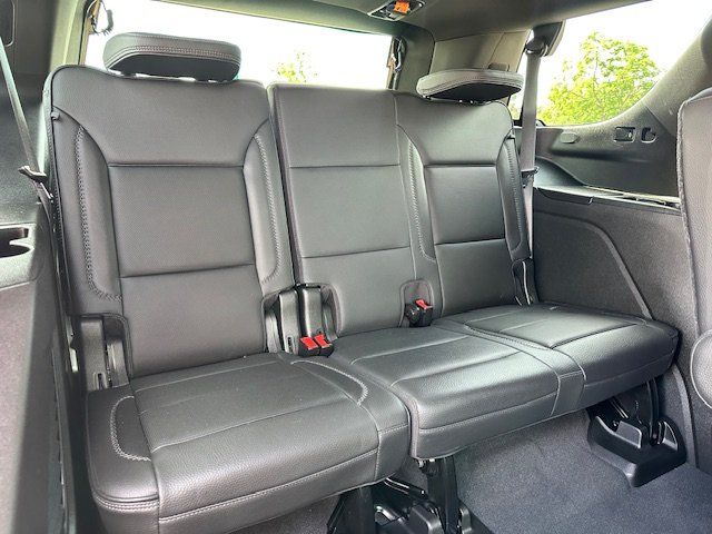Vehicle image 17 of 52