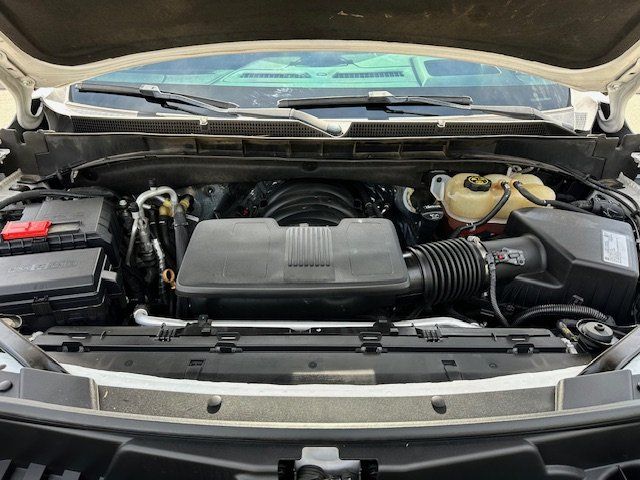 Vehicle image 9 of 52