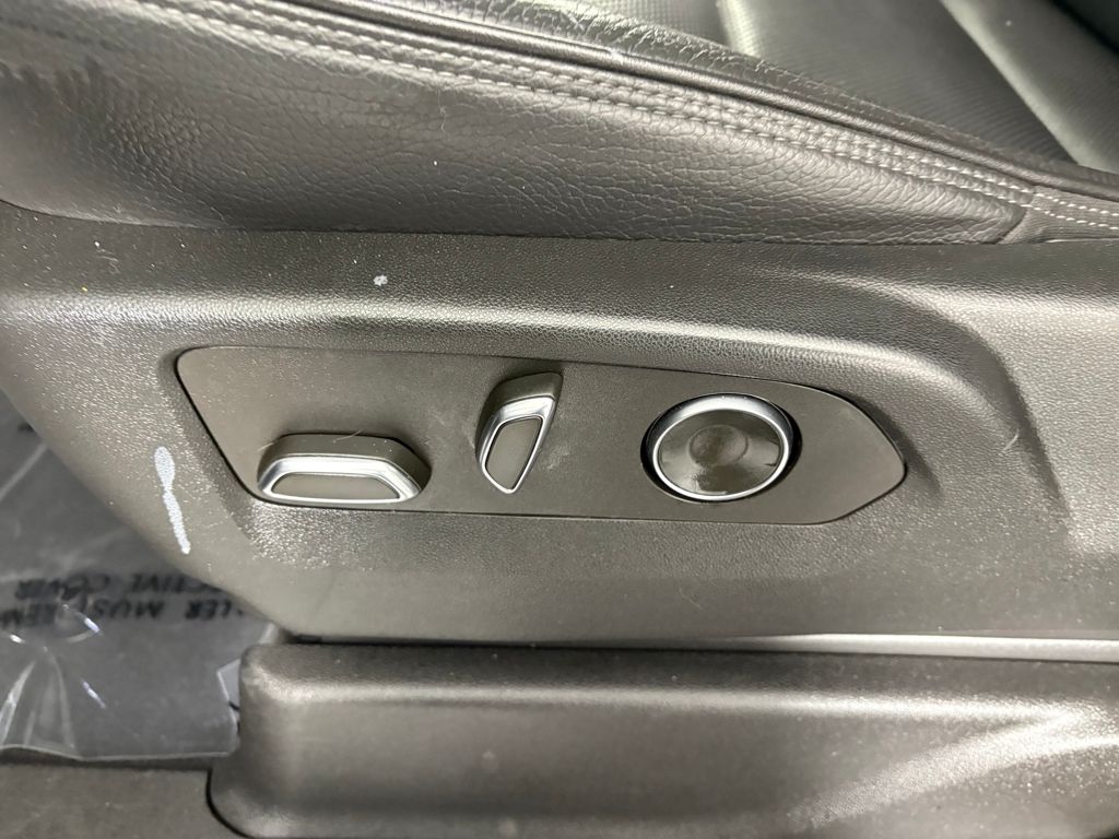 2021 GMC Yukon Denali Image 34 of 41