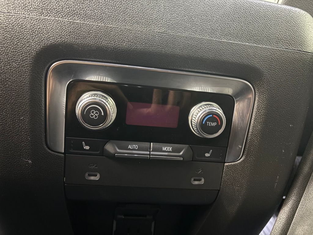 2021 GMC Yukon Denali Image 31 of 41