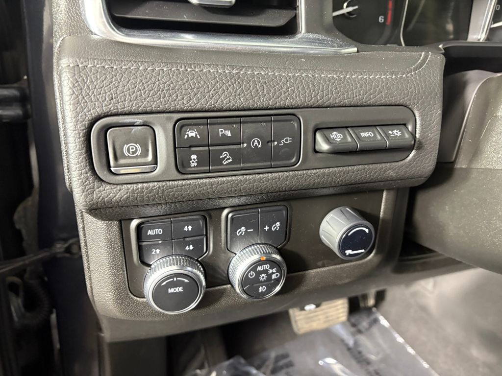 2021 GMC Yukon Denali Image 36 of 41