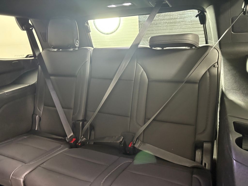 2021 GMC Yukon Denali Image 14 of 41