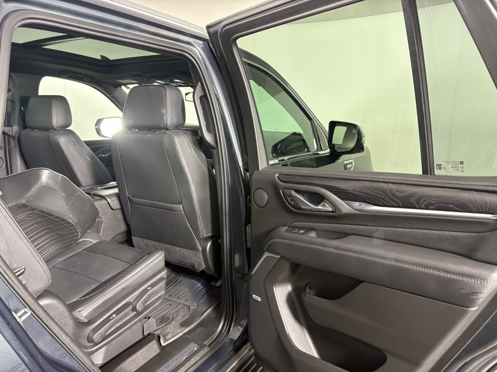 2021 GMC Yukon Denali Image 17 of 41