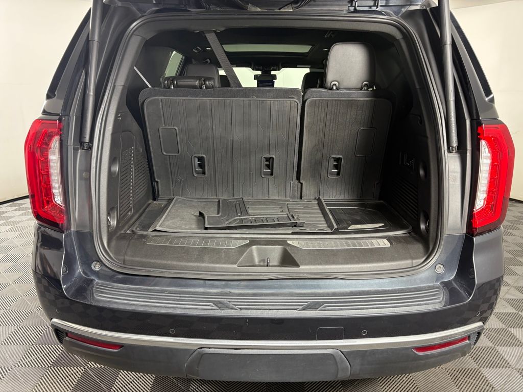 2021 GMC Yukon Denali Image 10 of 41