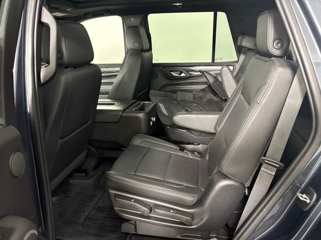 2021 GMC Yukon Denali Image 13 of 41