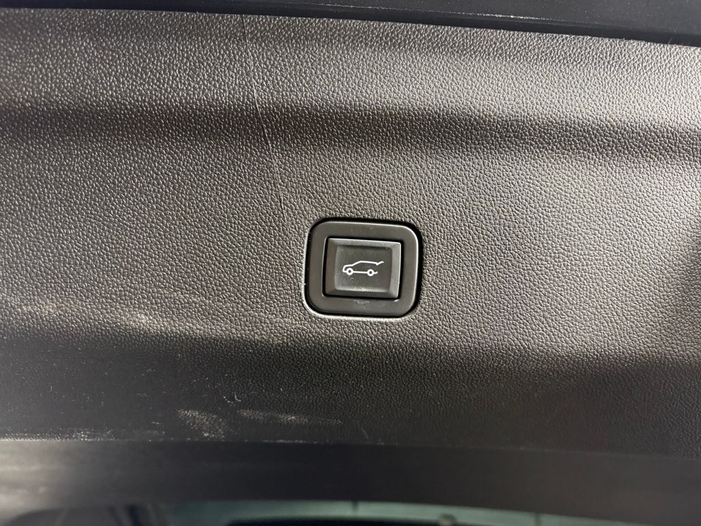 2021 GMC Yukon Denali Image 37 of 41