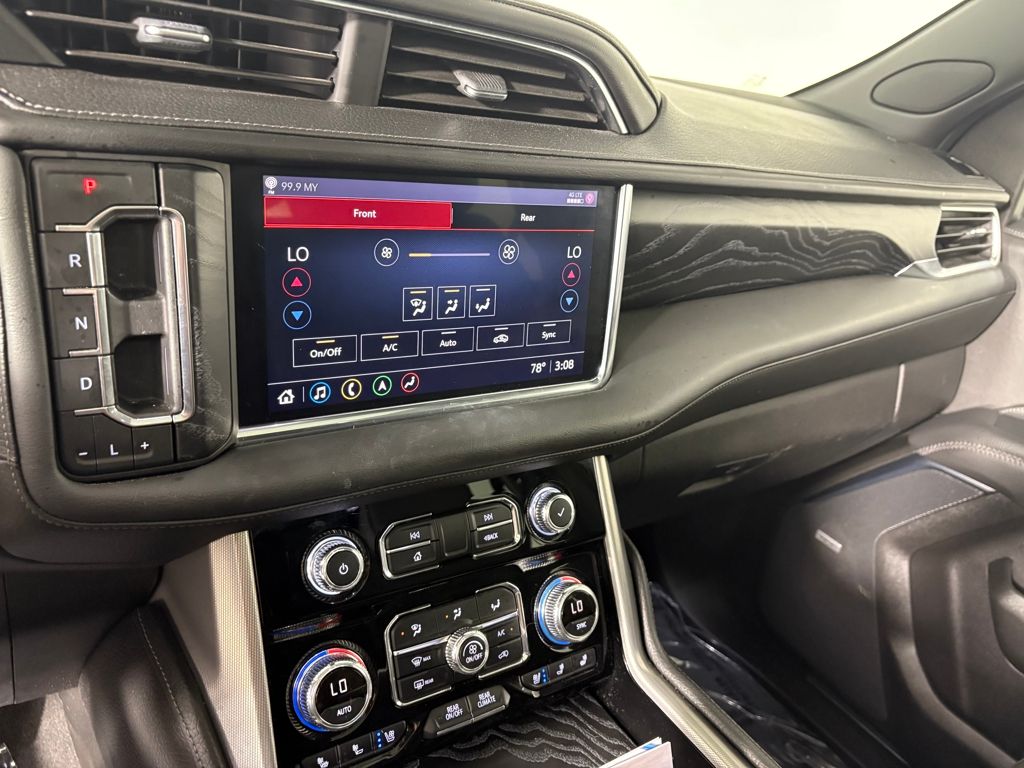 2021 GMC Yukon Denali Image 28 of 41