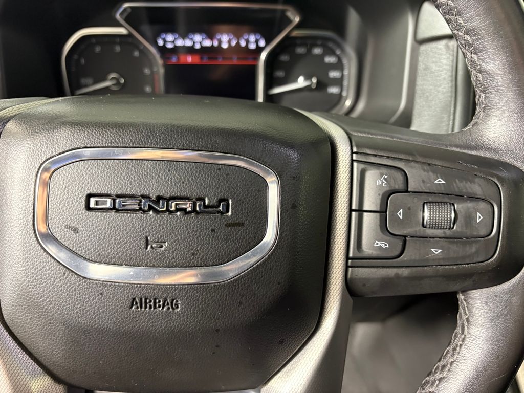 2021 GMC Yukon Denali Image 23 of 41