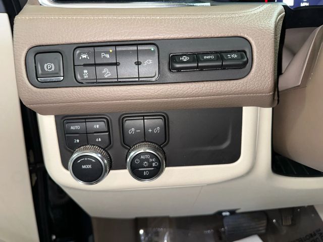 2021 GMC Yukon Denali Image 42 of 43