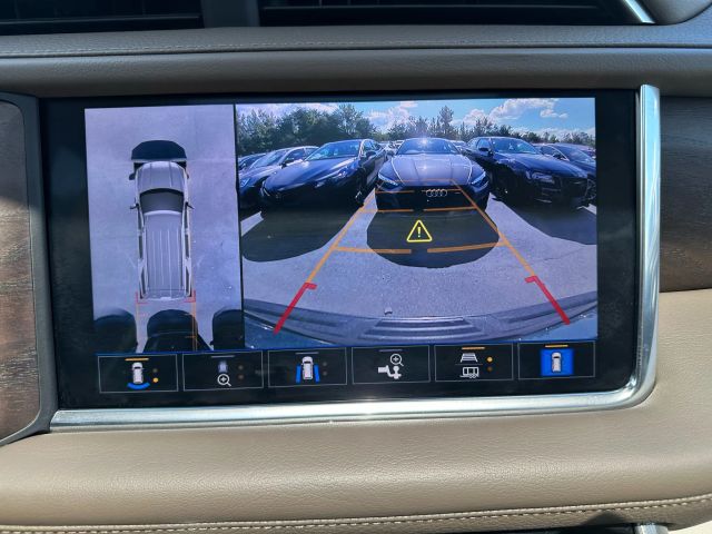 2021 GMC Yukon Denali Image 25 of 43